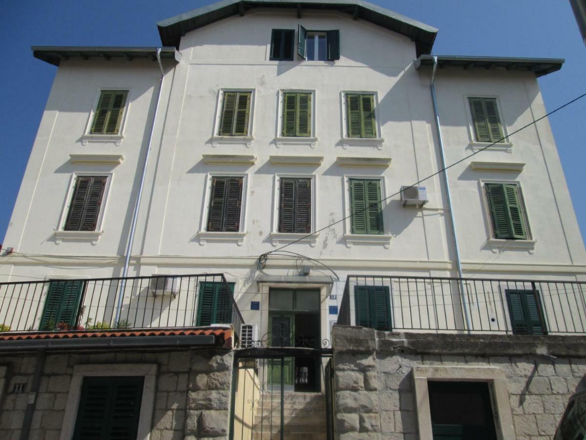 Studio di 18 m² in Appartamento con 1 bagno privato in zona Spalato Centro Esterno foto